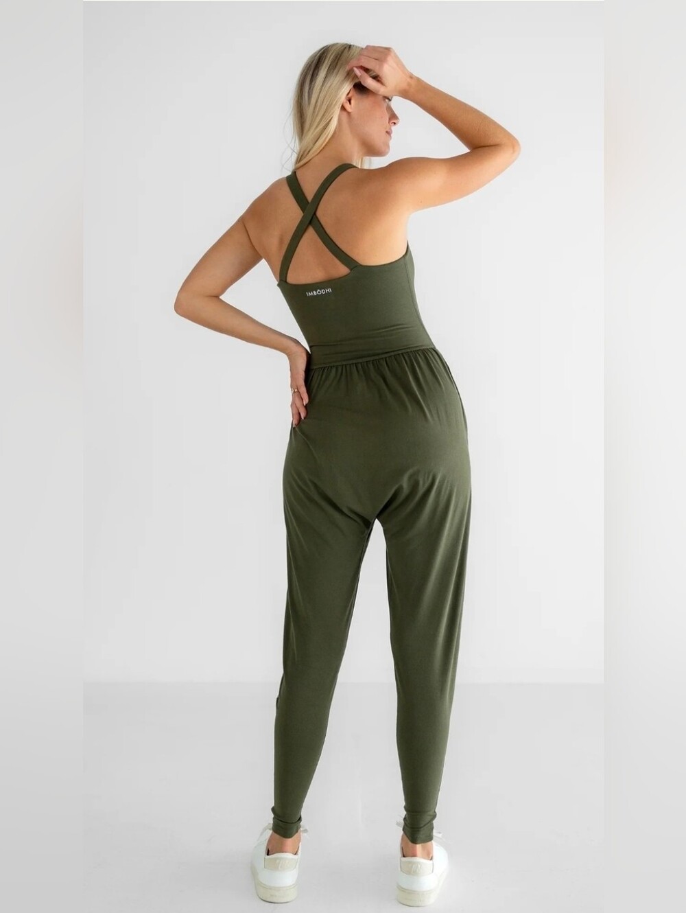 Sleeveless Olive Green Scoop-Neck Jumpsuit - Picture 3 of 10